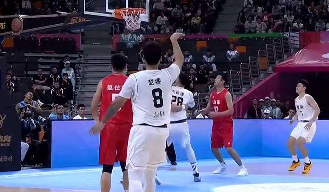 山西队在主场与广东男篮展开交锋