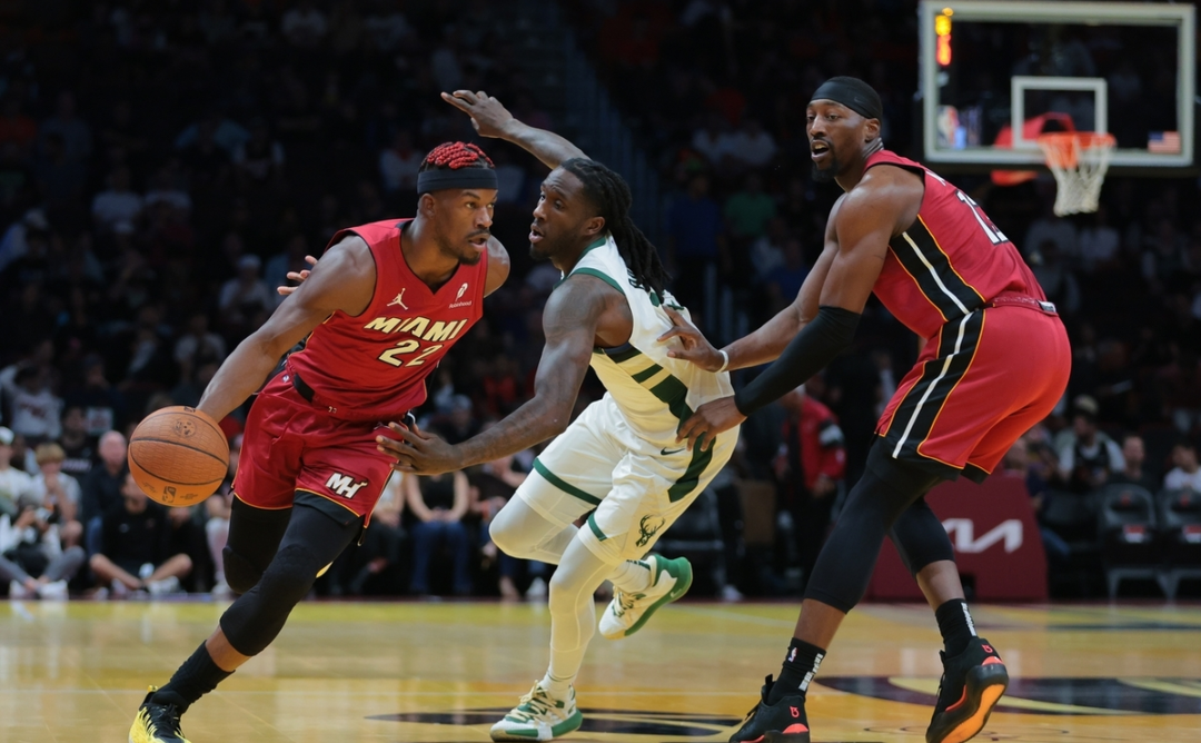 NBA球队集结热身赛，实力飙升备战新赛季