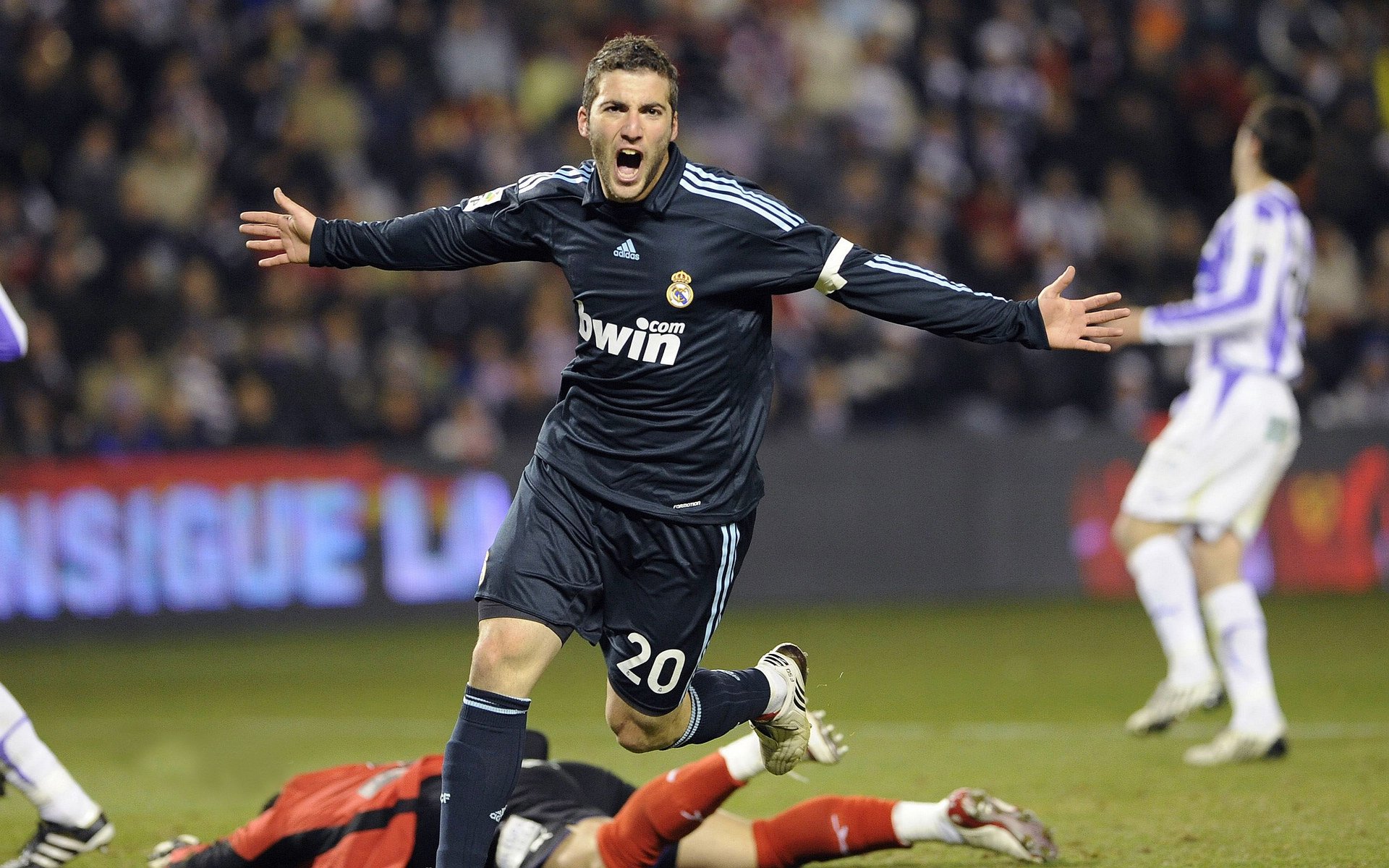 F1新赛季揭幕战，速度与激情，切尔西踏平智利背后的跨界启示