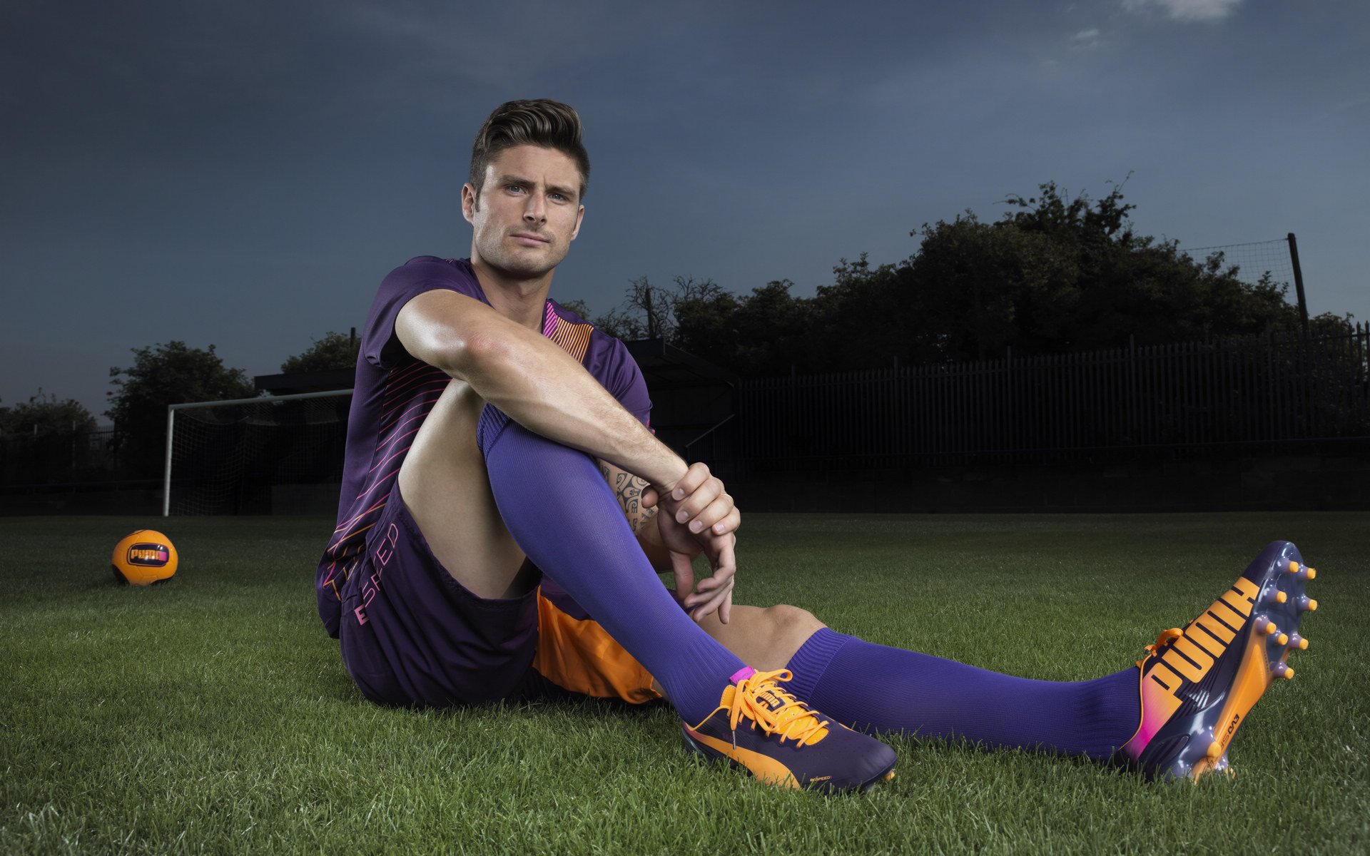 丹麦绝杀塞维利亚，北欧风暴席卷欧陆，苏亚雷斯状态火热再燃战魂